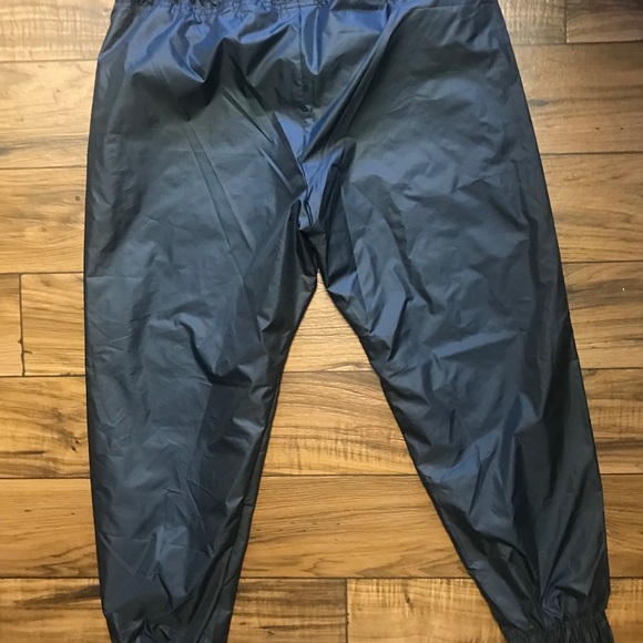 NWT Women’s Nike Sportswear Windrunner Pants - Picture 7 of 7